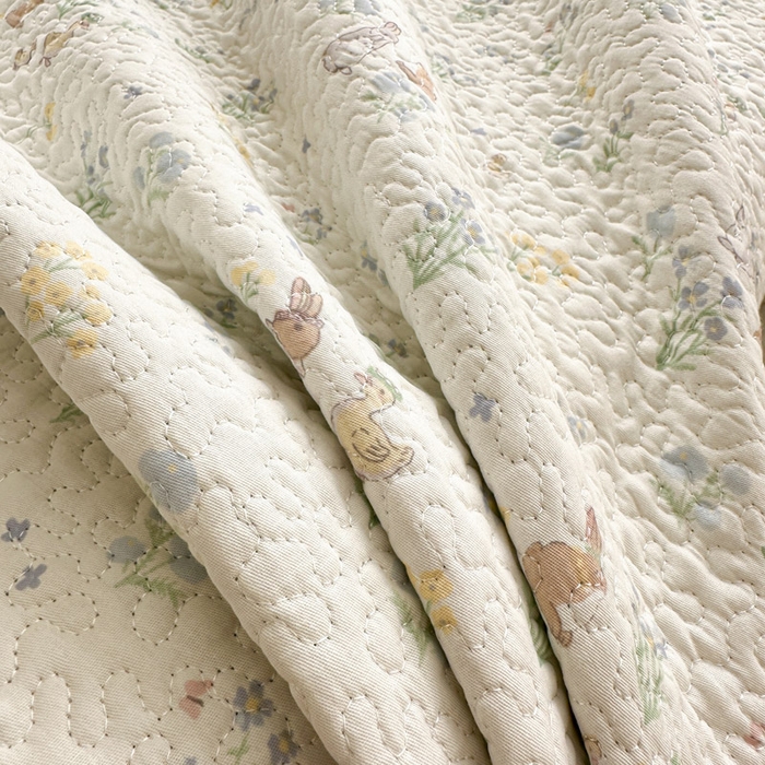 91家纺网 家纺一手货源 找家纺 绵庭家纺 2025新款双面全棉夹棉床盖 春日奇迹