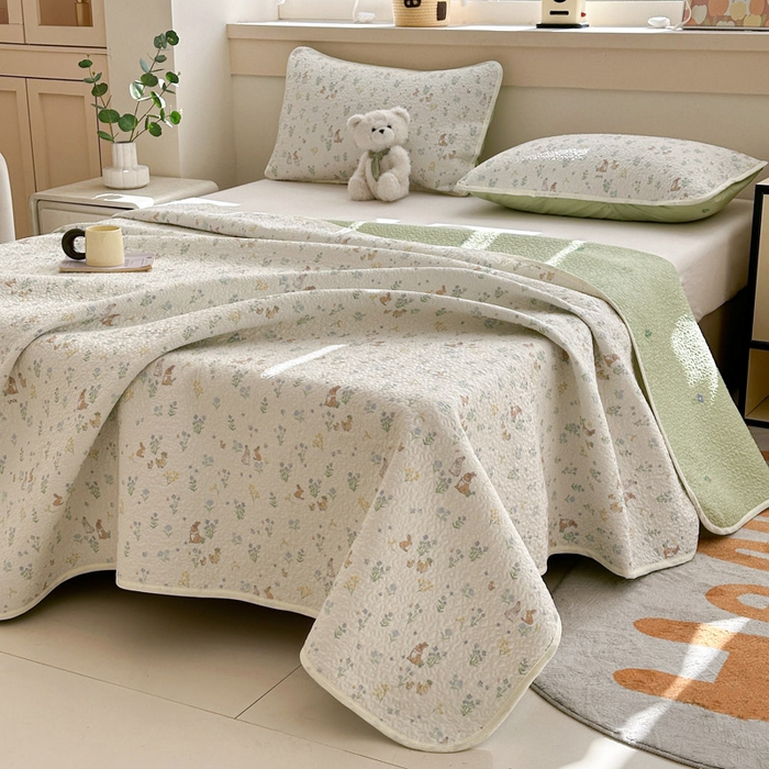 91家纺网 家纺一手货源 找家纺 绵庭家纺 2025新款双面全棉夹棉床盖 春日奇迹