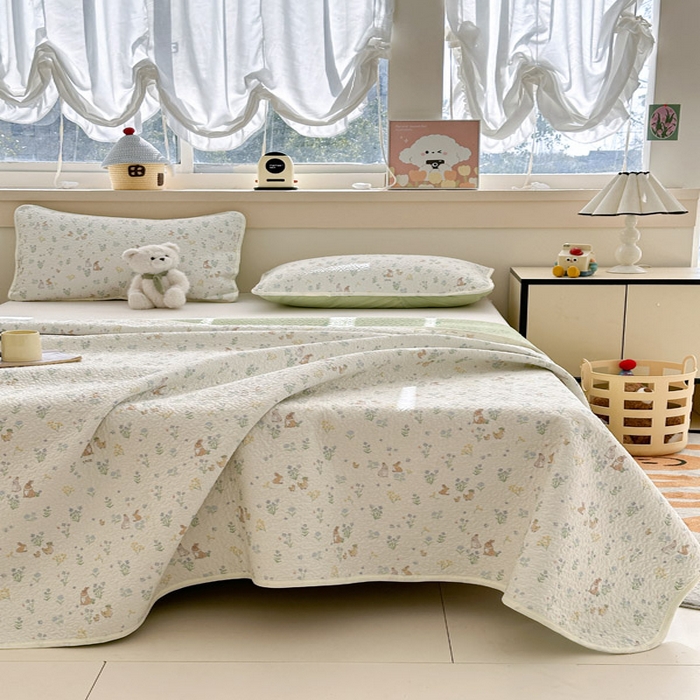 91家纺网 家纺一手货源 找家纺 绵庭家纺 2025新款双面全棉夹棉床盖 春日奇迹