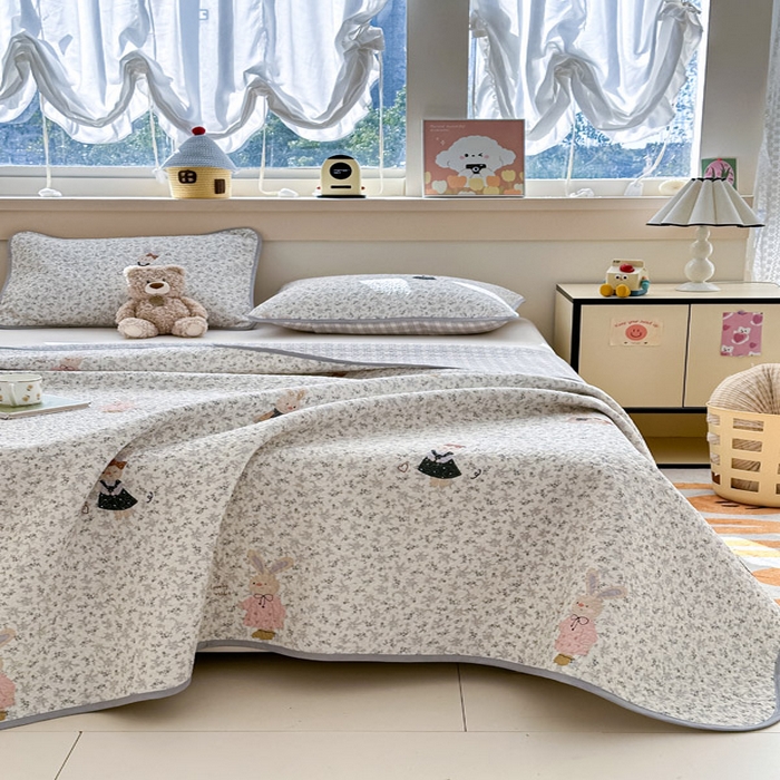 91家纺网 家纺一手货源 找家纺 绵庭家纺 2025新款双面全棉夹棉床盖 哆咪兔