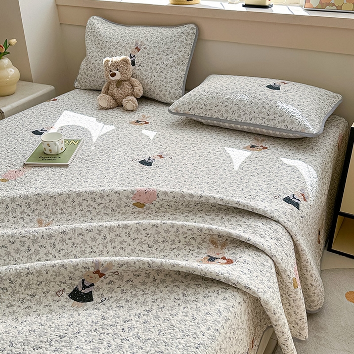 91家纺网 家纺一手货源 找家纺 绵庭家纺 2025新款双面全棉夹棉床盖 哆咪兔