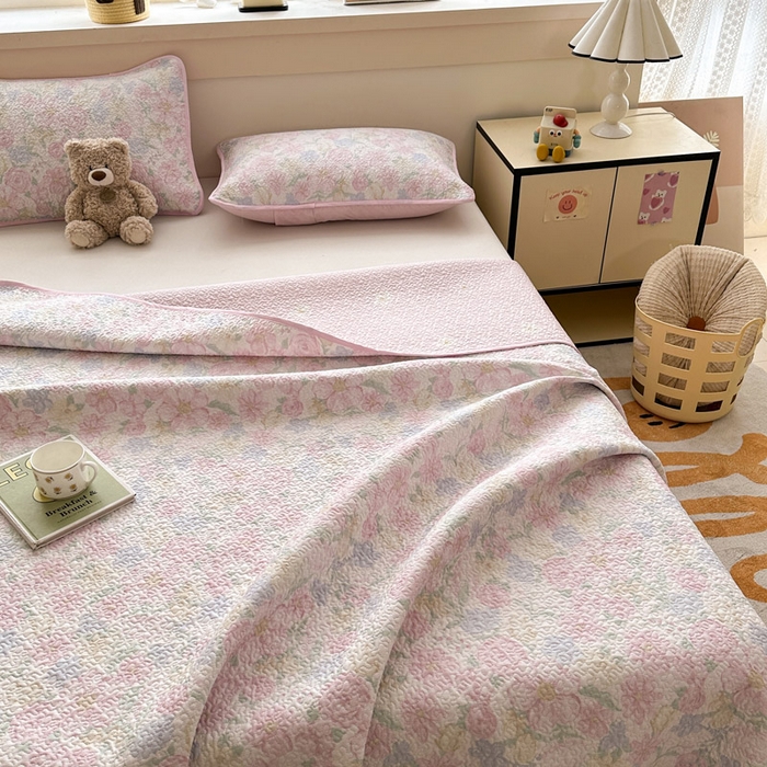 91家纺网 家纺一手货源 找家纺 绵庭家纺 2025新款双面全棉夹棉床盖 荆棘诗