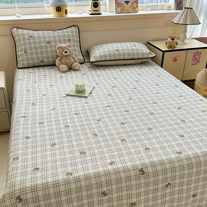 91家纺网 家纺一手货源 找家纺 绵庭家纺 2025新款双面全棉夹棉床盖 可爱小熊