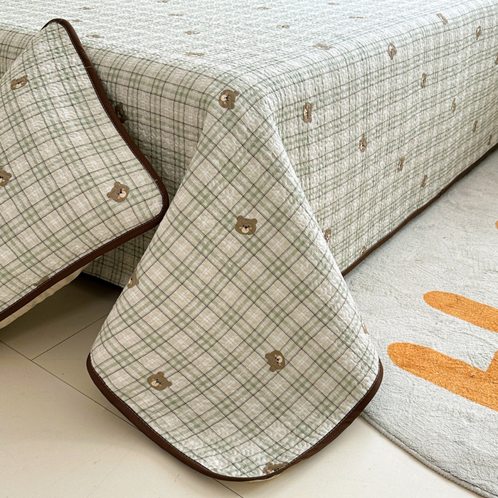 91家纺网 家纺一手货源 找家纺 绵庭家纺 2025新款双面全棉夹棉床盖 可爱小熊