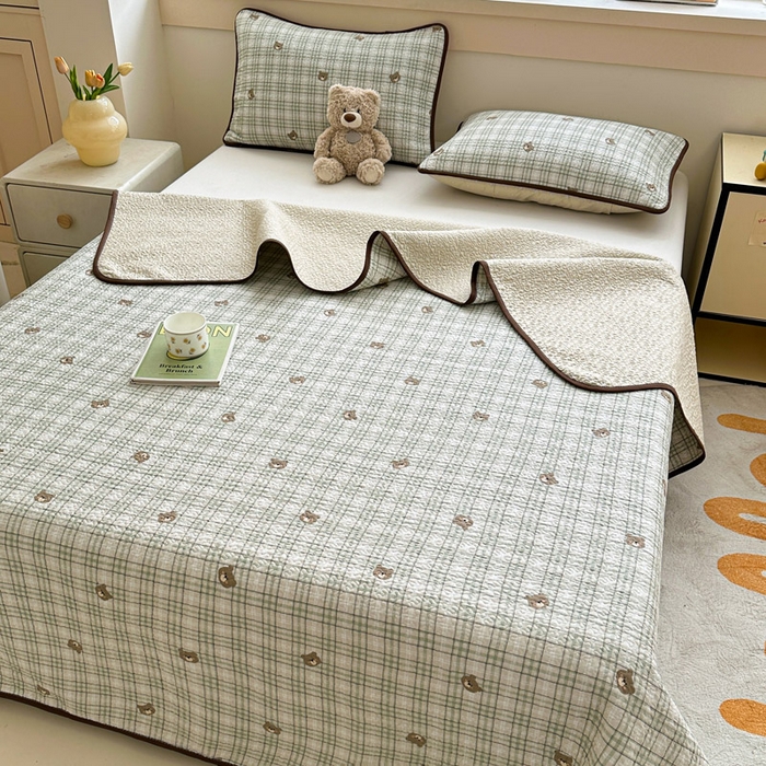 91家纺网 家纺一手货源 找家纺 绵庭家纺 2025新款双面全棉夹棉床盖 可爱小熊