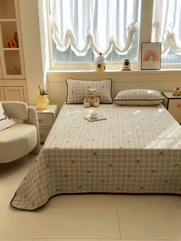 91家纺网 家纺一手货源 找家纺 绵庭家纺 2025新款双面全棉夹棉床盖 可爱小熊