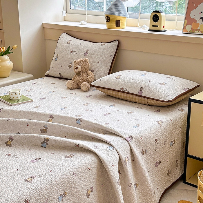 91家纺网 家纺一手货源 找家纺 绵庭家纺 2025新款双面全棉夹棉床盖 米熊