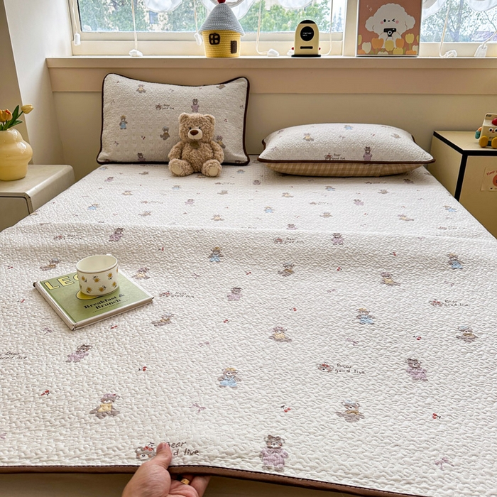 91家纺网 家纺一手货源 找家纺 绵庭家纺 2025新款双面全棉夹棉床盖 米熊