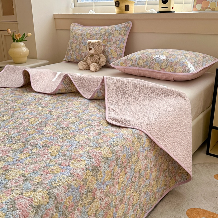 91家纺网 家纺一手货源 找家纺 绵庭家纺 2025新款双面全棉夹棉床盖 暖阳绿意