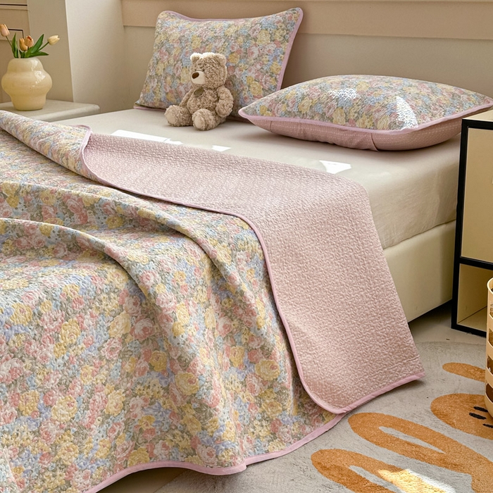 91家纺网 家纺一手货源 找家纺 绵庭家纺 2025新款双面全棉夹棉床盖 暖阳绿意