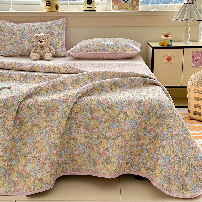 91家纺网 家纺一手货源 找家纺 绵庭家纺 2025新款双面全棉夹棉床盖 暖阳绿意