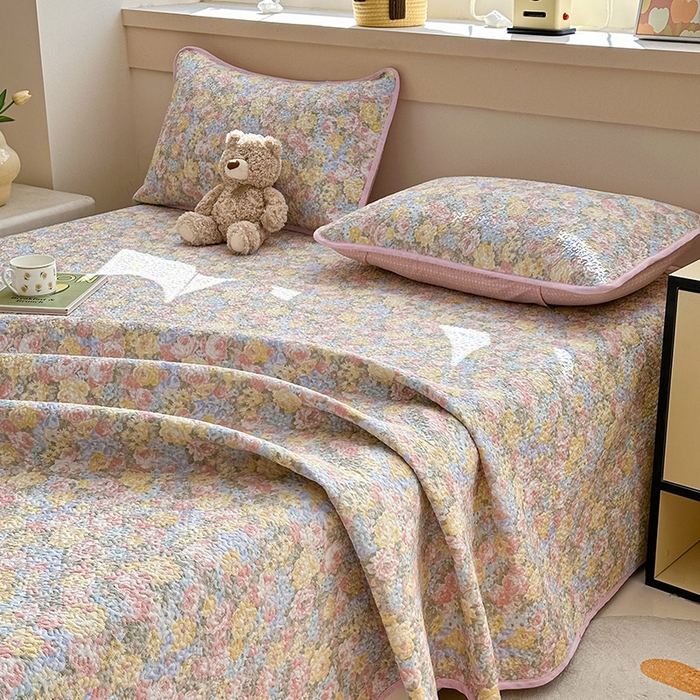 91家纺网 家纺一手货源 找家纺 绵庭家纺 2025新款双面全棉夹棉床盖 暖阳绿意