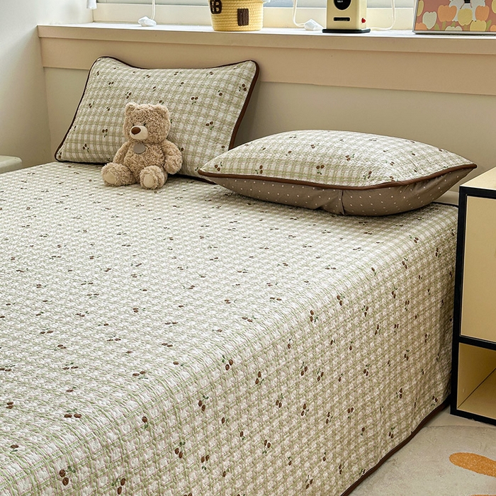 91家纺网 家纺一手货源 找家纺 绵庭家纺 2025新款双面全棉夹棉床盖 酸甜樱桃