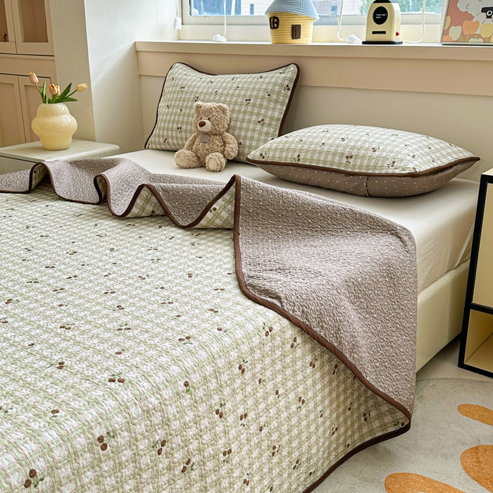 91家纺网 家纺一手货源 找家纺 绵庭家纺 2025新款双面全棉夹棉床盖 酸甜樱桃