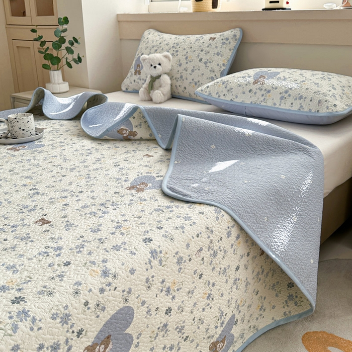 91家纺网 家纺一手货源 找家纺 绵庭家纺 2025新款双面全棉夹棉床盖 碎花熊