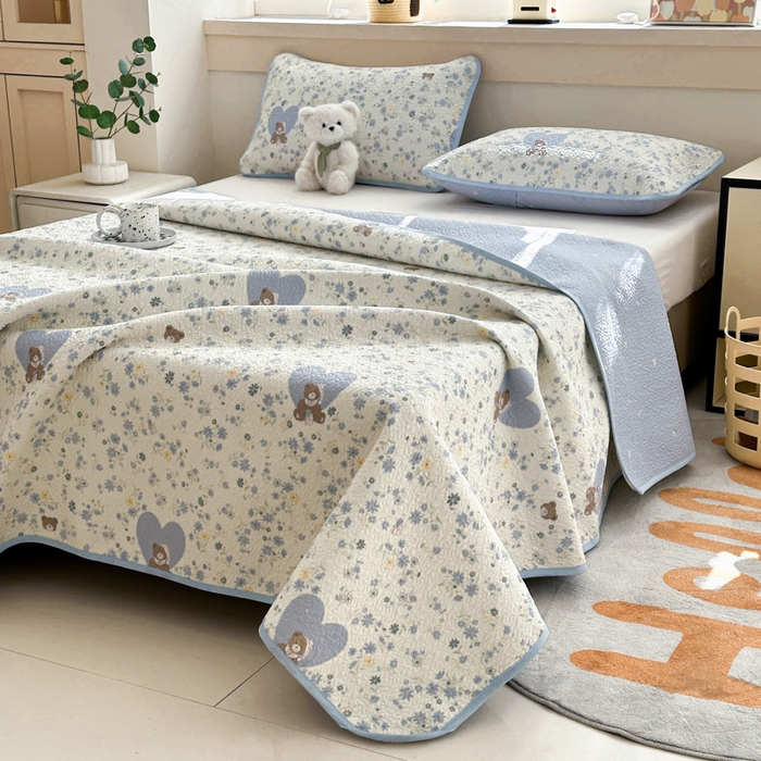 91家纺网 家纺一手货源 找家纺 绵庭家纺 2025新款双面全棉夹棉床盖 碎花熊