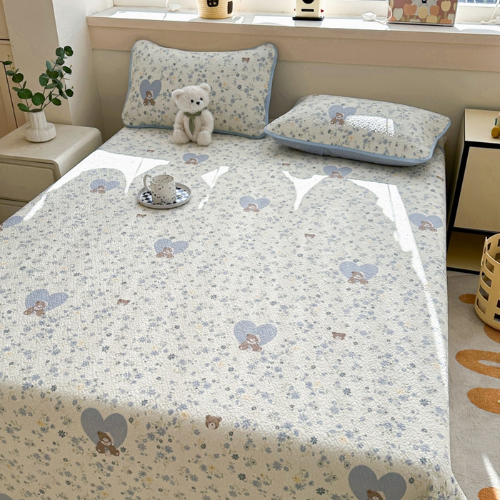 91家纺网 家纺一手货源 找家纺 绵庭家纺 2025新款双面全棉夹棉床盖 碎花熊