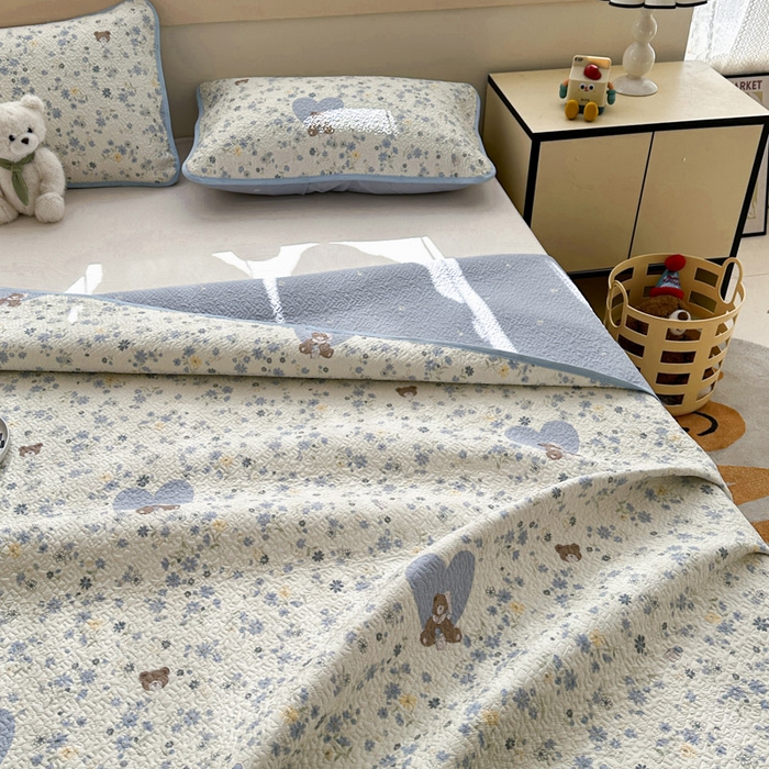 91家纺网 家纺一手货源 找家纺 绵庭家纺 2025新款双面全棉夹棉床盖 碎花熊