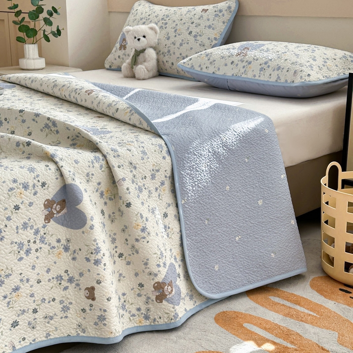 91家纺网 家纺一手货源 找家纺 绵庭家纺 2025新款双面全棉夹棉床盖 碎花熊