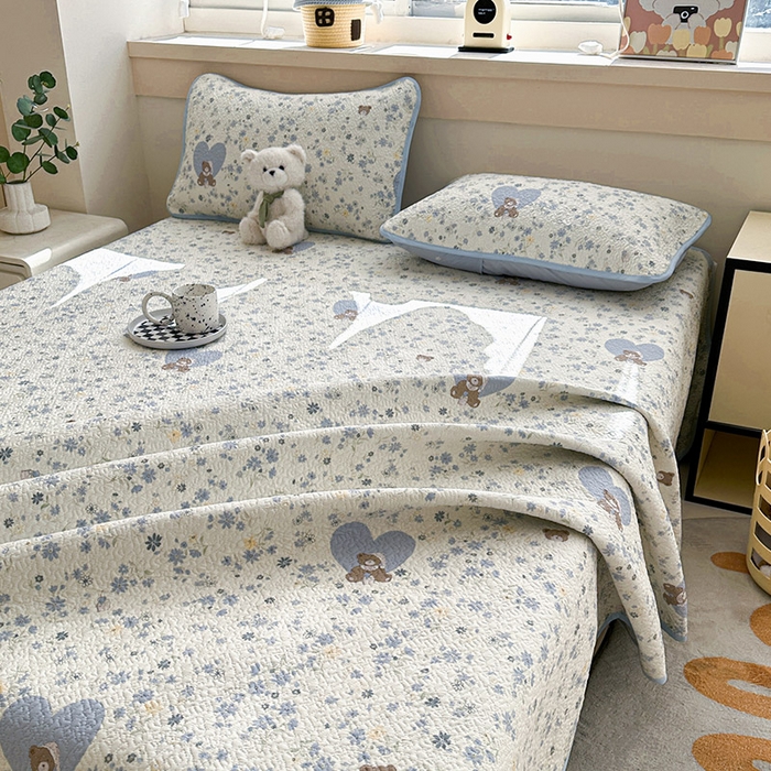 91家纺网 家纺一手货源 找家纺 绵庭家纺 2025新款双面全棉夹棉床盖 碎花熊