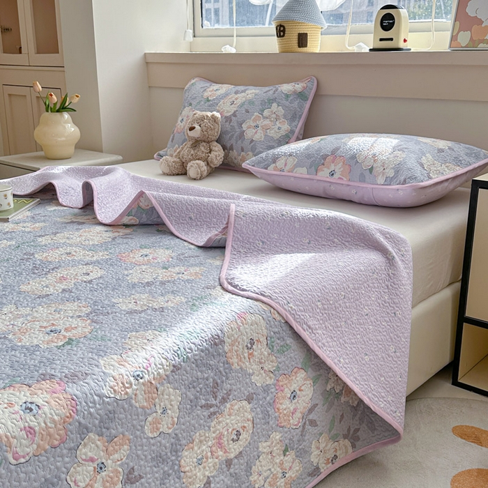 91家纺网 家纺一手货源 找家纺 绵庭家纺 2025新款双面全棉夹棉床盖 幽兰花梦-紫