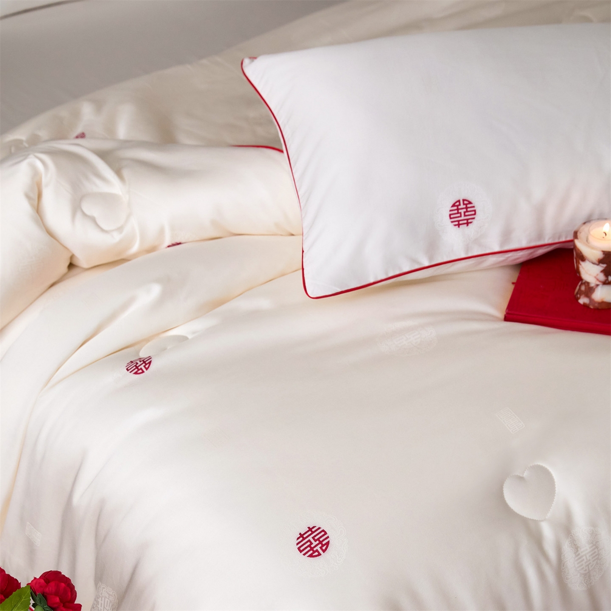 91家纺网 家纺一手货源 找家纺 （总）头等舱 2025新款天棉缎剪花婚庆大提花55莱赛尔大豆7A抗菌秋冬被（空境图）