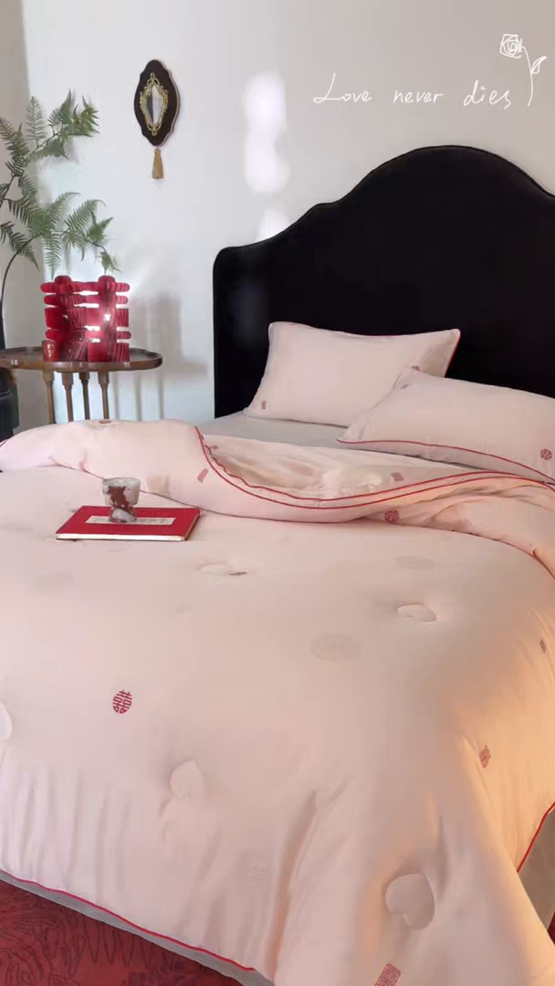 91家纺网 家纺一手货源 找家纺 （总）头等舱 2025新款天棉缎剪花婚庆大提花55莱赛尔大豆7A抗菌秋冬被（空境图）