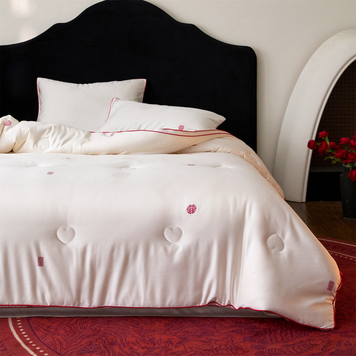 91家纺网 家纺一手货源 找家纺 头等舱 2025新款天棉缎剪花婚庆大提花55莱赛尔大豆7A抗菌秋冬被（空境图） 吾家有喜-本白