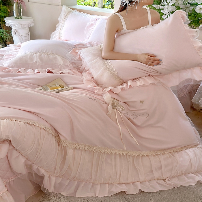 91家纺网 家纺一手货源 找家纺 乐朵家居 2026新款 蝴蝶仙子 全棉磨毛床单款床盖款四件套（控价 床单款298 床盖款358） 浅粉玉