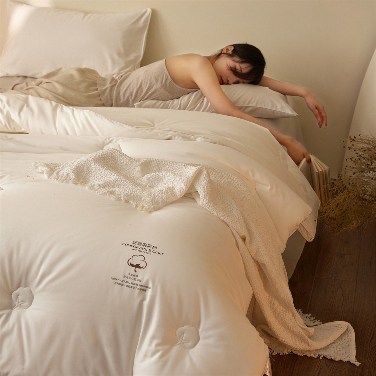 91家纺网 家纺一手货源 找家纺 头等舱 2026新款全棉A类（7A抗菌）脱脂100%棉花被（模特图） 脱脂-本白