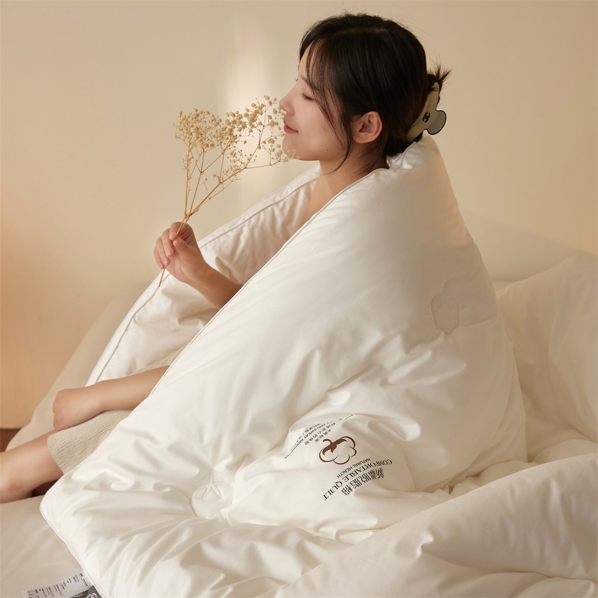 91家纺网 家纺一手货源 找家纺 头等舱 2026新款全棉A类（7A抗菌）脱脂100%棉花被（模特图） 脱脂-本白