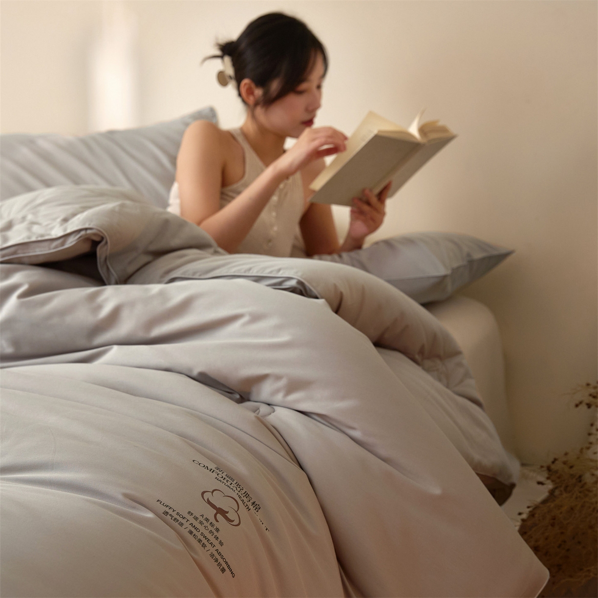 91家纺网 家纺一手货源 找家纺 头等舱 2026新款全棉A类（7A抗菌）脱脂100%棉花被（模特图） 脱脂-灰