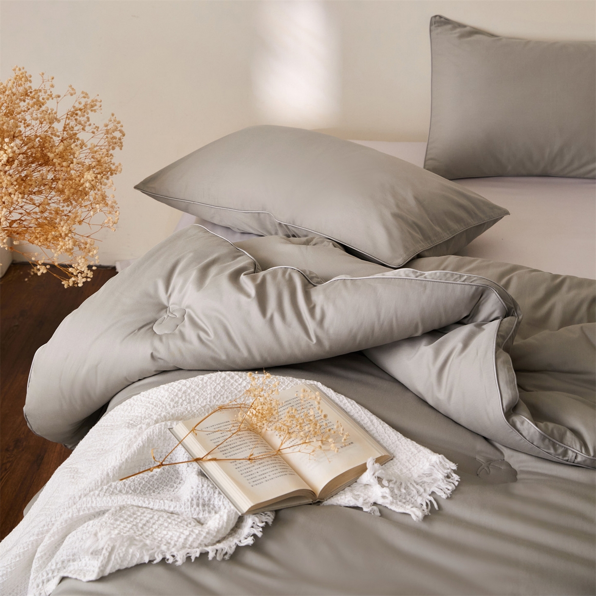 91家纺网 家纺一手货源 找家纺 头等舱 2026新款全棉A类（7A抗菌）脱脂100%棉花被（空镜图） 脱脂-灰