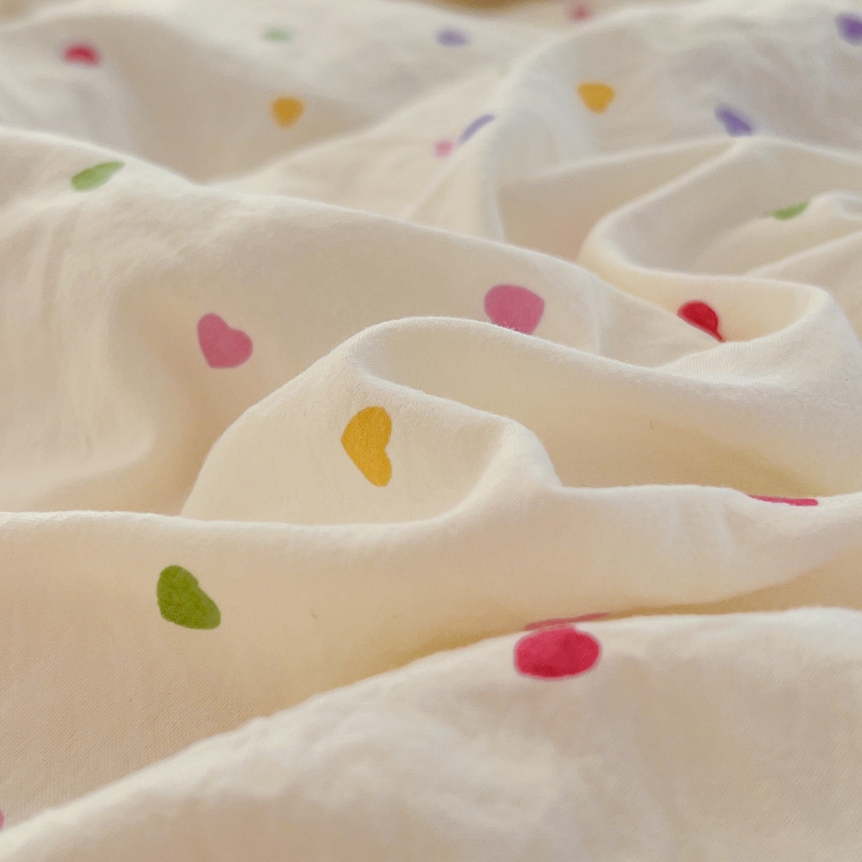 91家纺网 家纺一手货源 找家纺 玉海棠家纺 2026新款古法水洗仿棉云感纱四件套 彩色心动