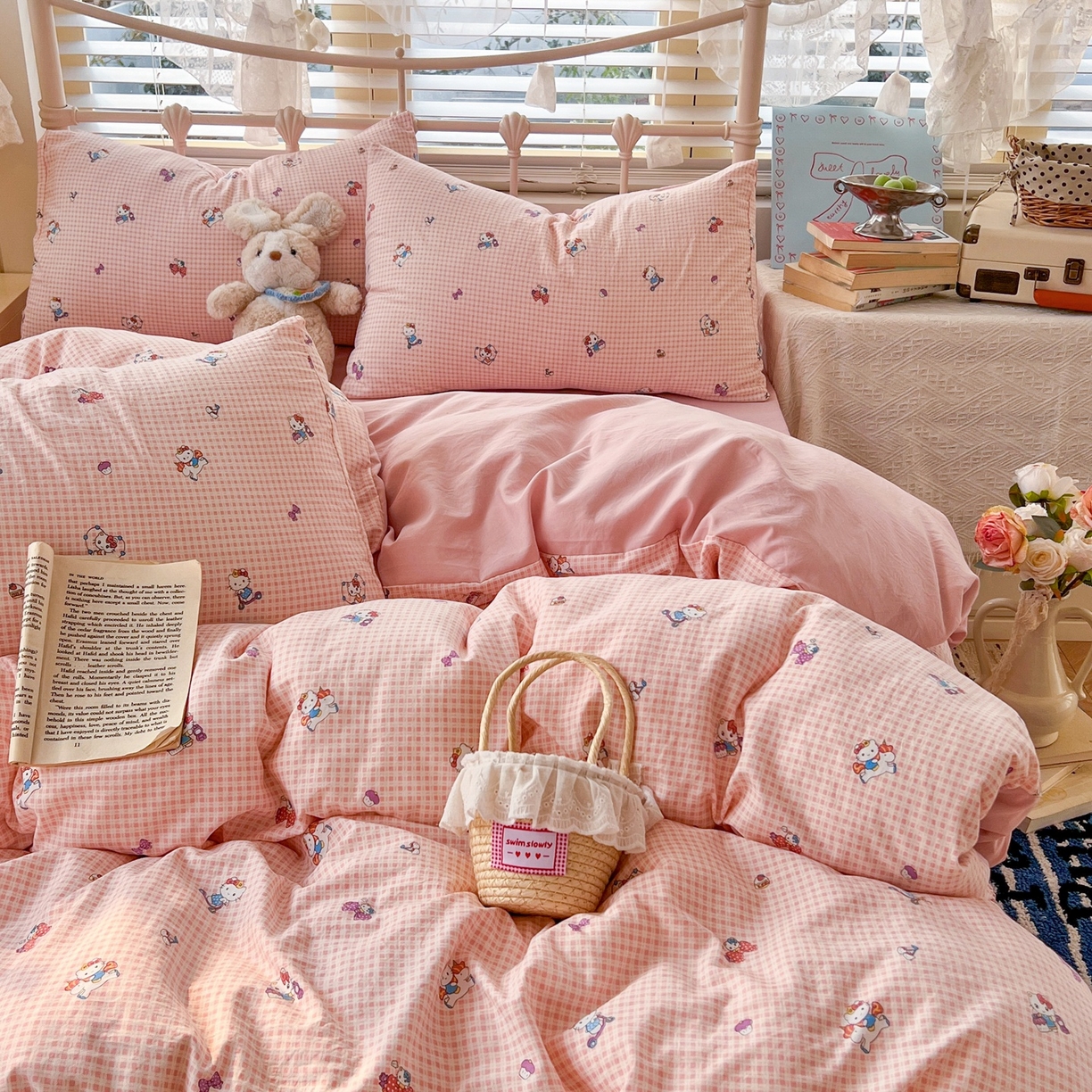 91家纺网 家纺一手货源 找家纺 玉海棠家纺 2026新款古法水洗仿棉云感纱四件套 粉格KT猫