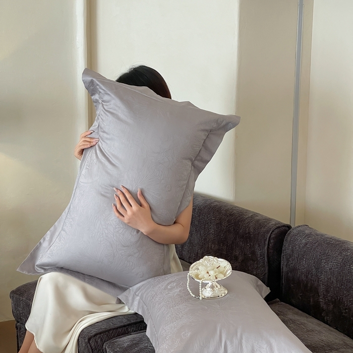 91家纺网 家纺一手货源 找家纺 淳绵家居 2025新款50*50S长绒棉全棉纯棉提花单枕套单品枕套枕套单件 洛园-高级灰
