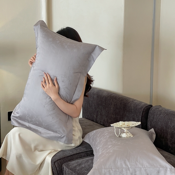 91家纺网 家纺一手货源 找家纺 淳绵家居 2025新款50*50S长绒棉全棉纯棉提花单枕套单品枕套枕套单件 陌上枝头-高级灰