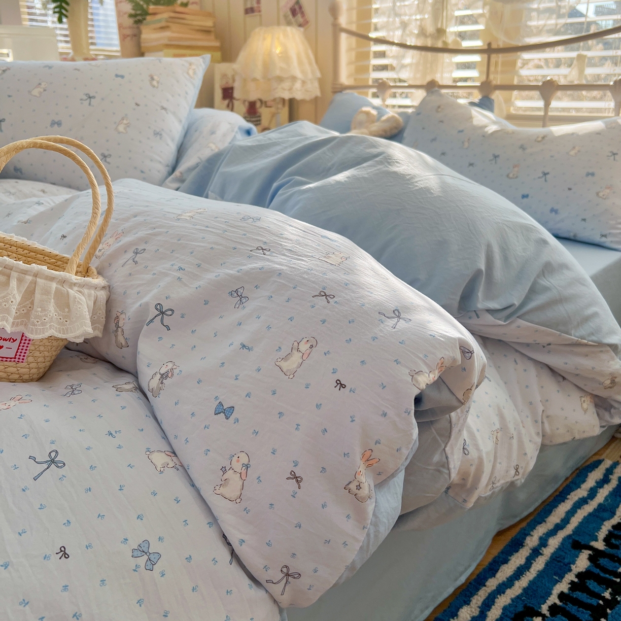 91家纺网 家纺一手货源 找家纺 玉海棠家纺 2026新款古法水洗仿棉云感纱四件套 蓝调兔语