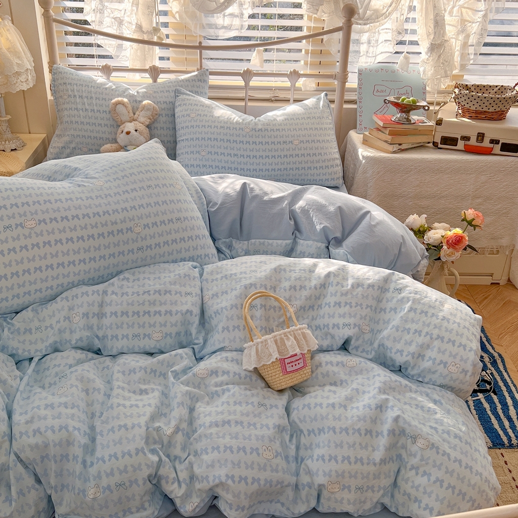 91家纺网 家纺一手货源 找家纺 玉海棠家纺 2026新款古法水洗仿棉云感纱四件套 浅蓝童话集