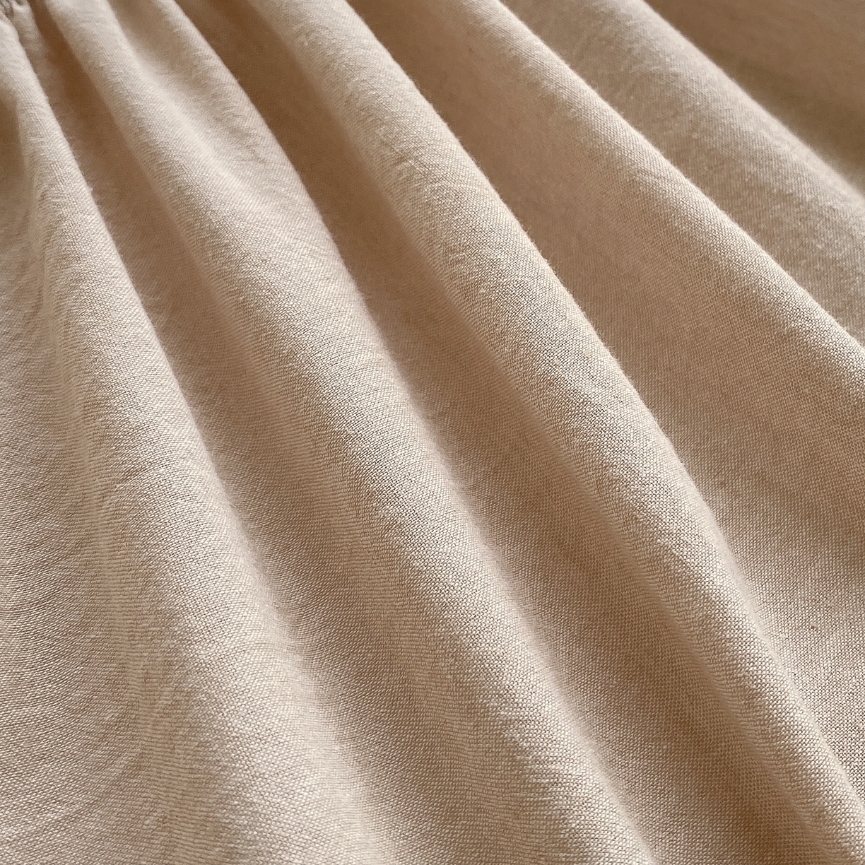 91家纺网 家纺一手货源 找家纺 （总）卡诗兰 2026新款全棉色织夹棉刺绣床笠-爱意满满