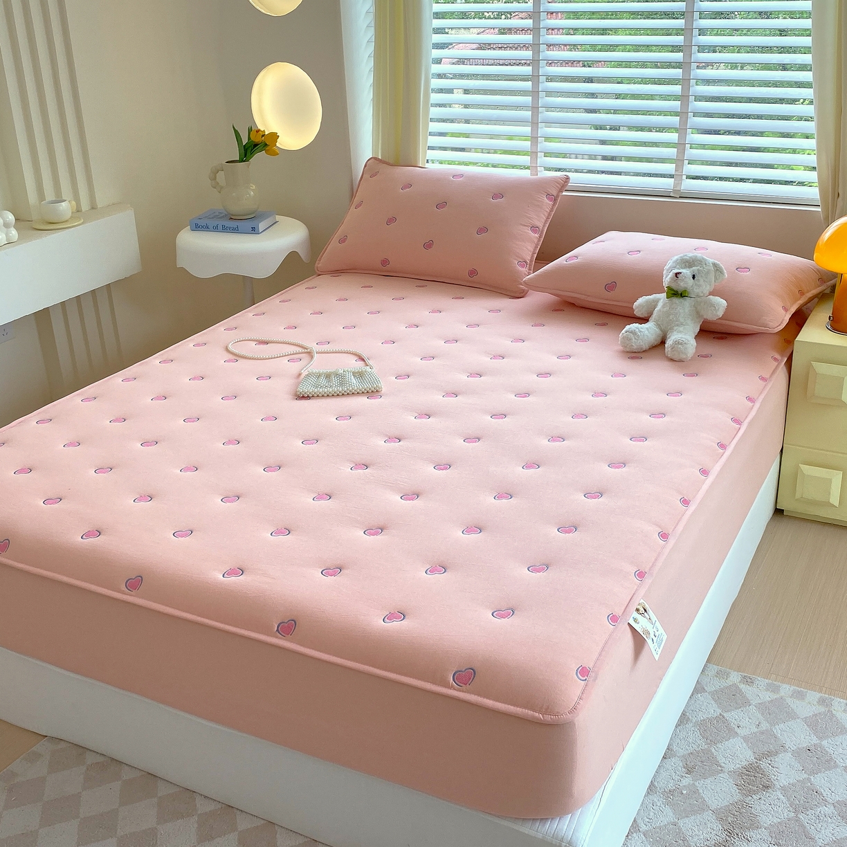 91家纺网 家纺一手货源 找家纺 卡诗兰 2026新款全棉色织夹棉刺绣床笠-爱意满满 爱意满满-粉色