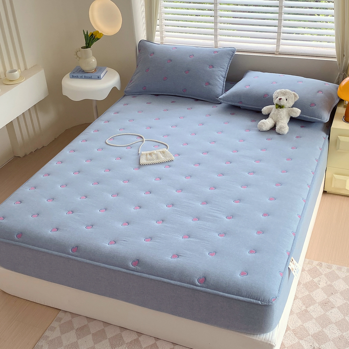 91家纺网 家纺一手货源 找家纺 卡诗兰 2026新款全棉色织夹棉刺绣床笠-爱意满满 爱意满满-蓝青色