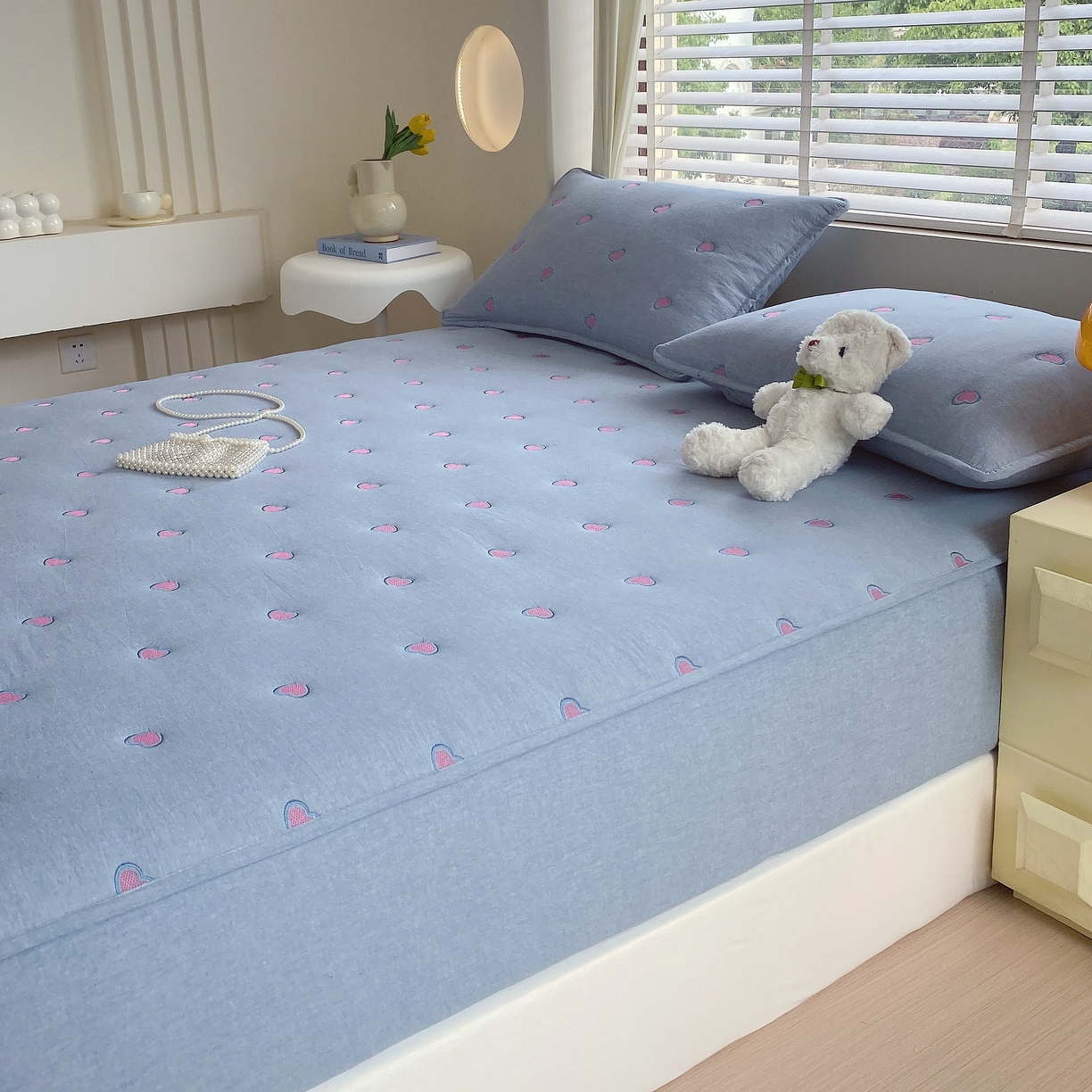 91家纺网 家纺一手货源 找家纺 卡诗兰 2026新款全棉色织夹棉刺绣床笠-爱意满满 爱意满满-蓝青色