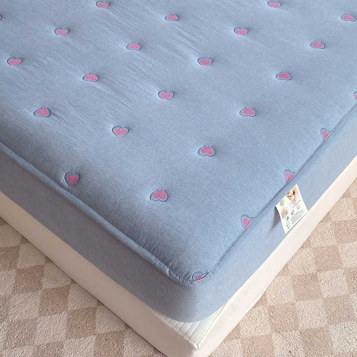 91家纺网 家纺一手货源 找家纺 卡诗兰 2026新款全棉色织夹棉刺绣床笠-爱意满满 爱意满满-蓝青色