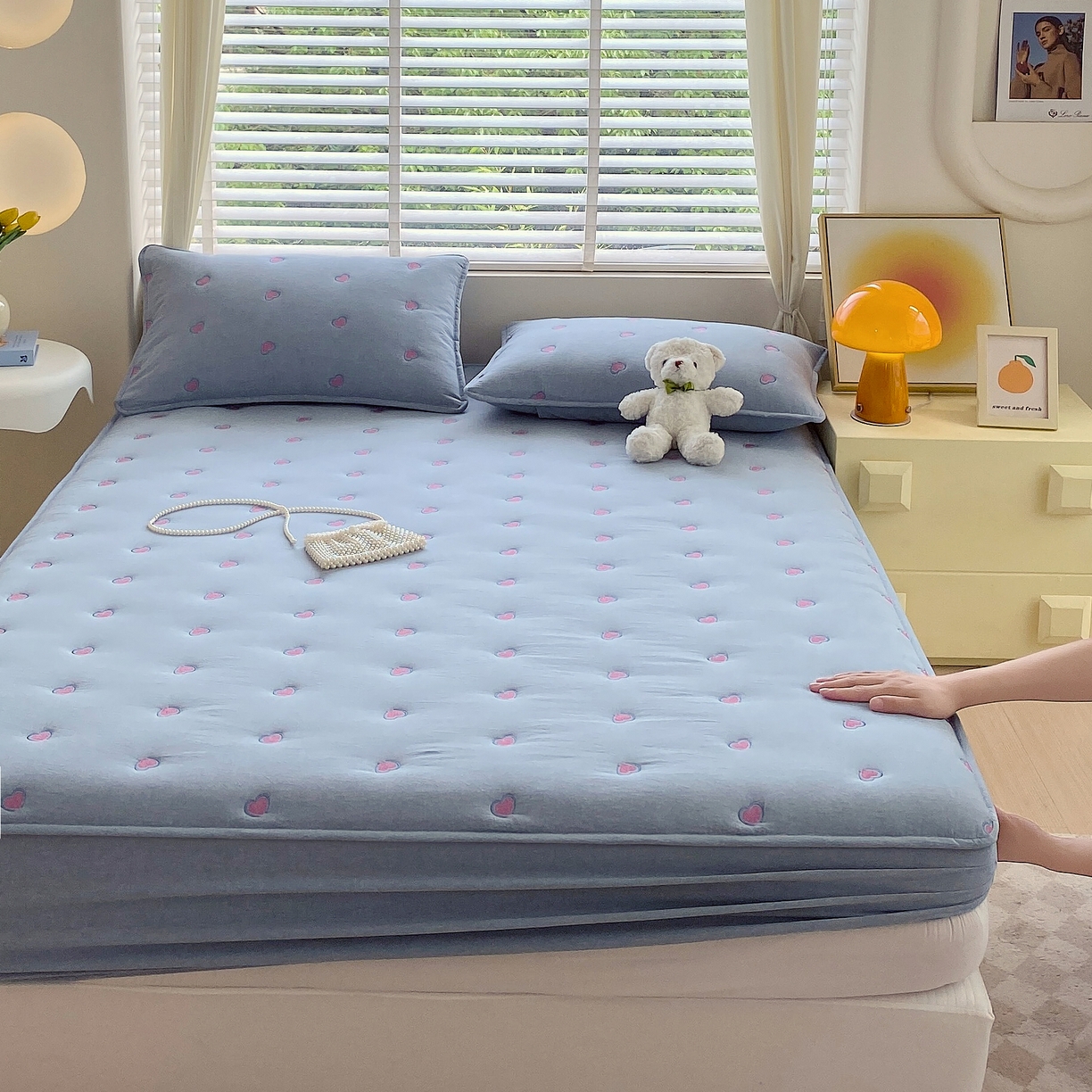 91家纺网 家纺一手货源 找家纺 卡诗兰 2026新款全棉色织夹棉刺绣床笠-爱意满满 爱意满满-蓝青色