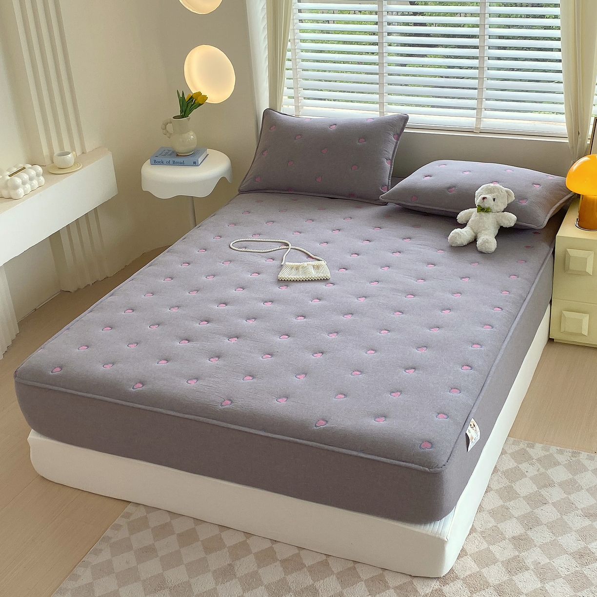 91家纺网 家纺一手货源 找家纺 卡诗兰 2026新款全棉色织夹棉刺绣床笠-爱意满满 爱意满满-绅士灰