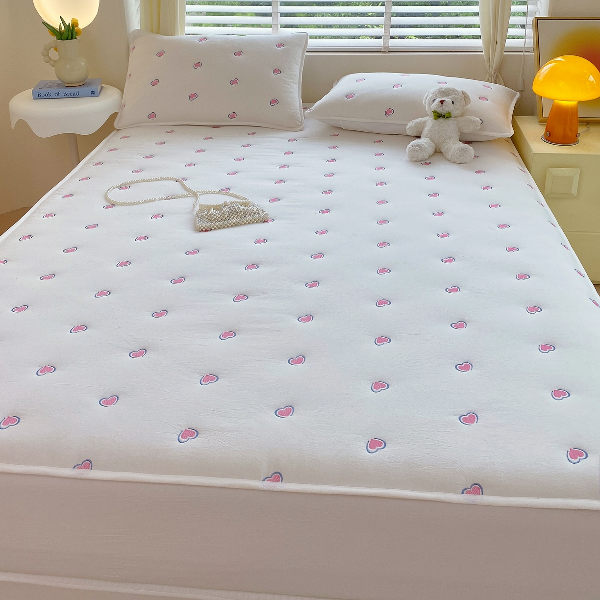 91家纺网 家纺一手货源 找家纺 卡诗兰 2026新款全棉色织夹棉刺绣床笠-爱意满满 爱意满满-珍珠白