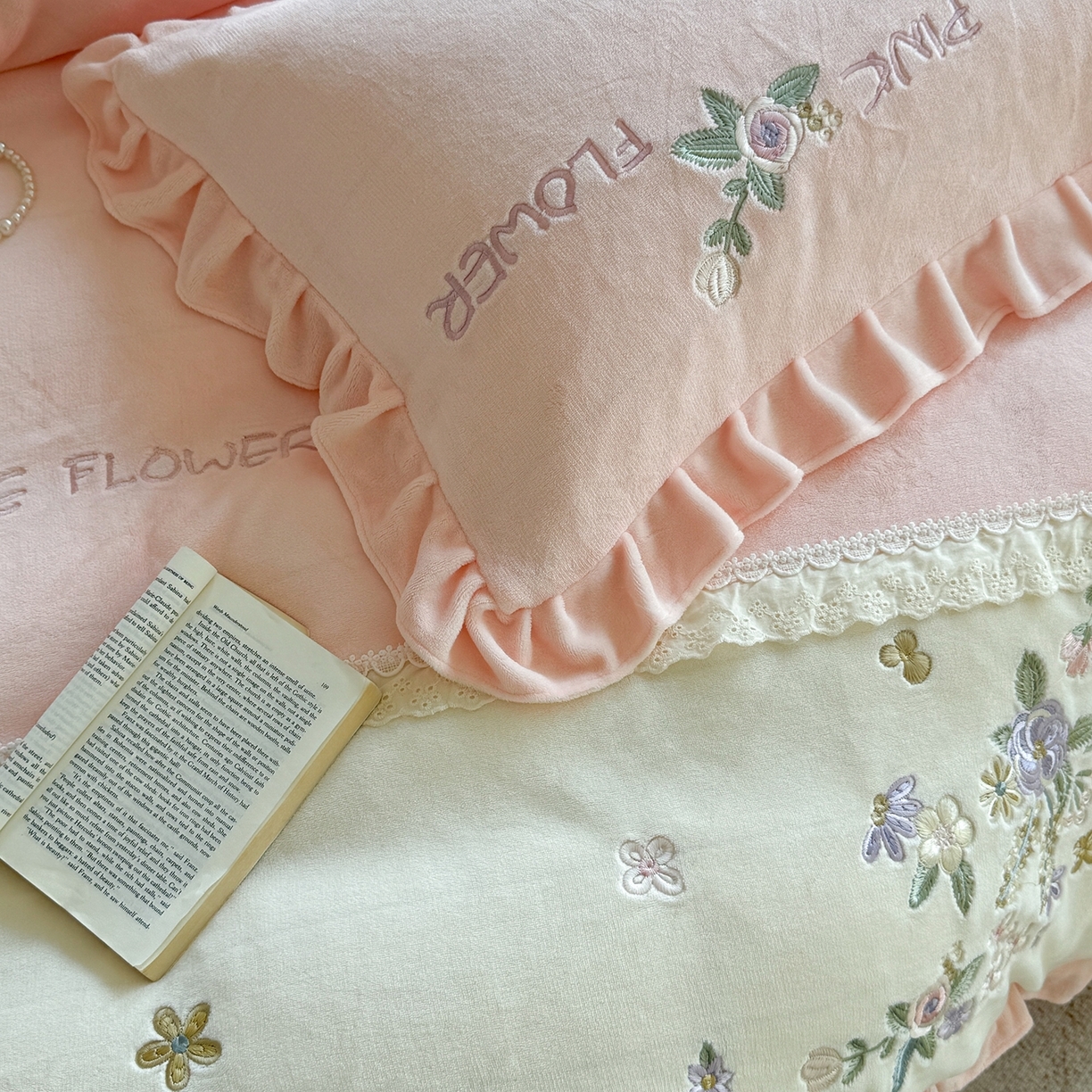 91家纺网 家纺一手货源 找家纺 （总）可以家居  2025新款高克重全消光超细旦奶芙云绒四件套-玛利亚系列