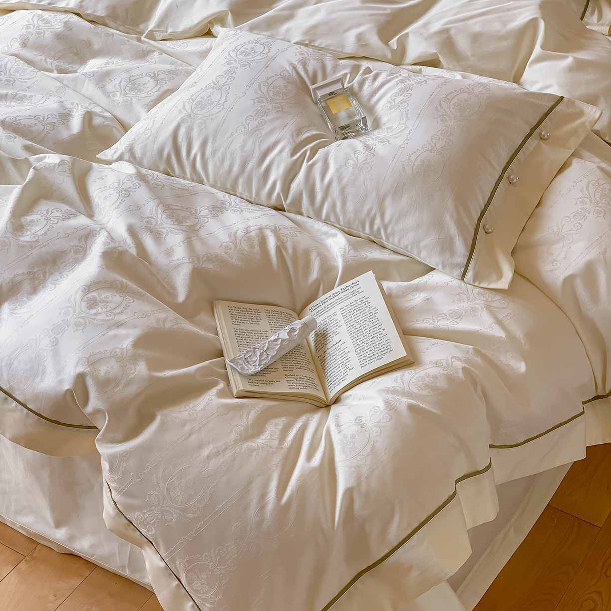 91家纺网 家纺一手货源 找家纺 优然居家纺 2026新款100支全工艺提花法式浪漫珍珠扣四件套-米兰系列 米兰奶白