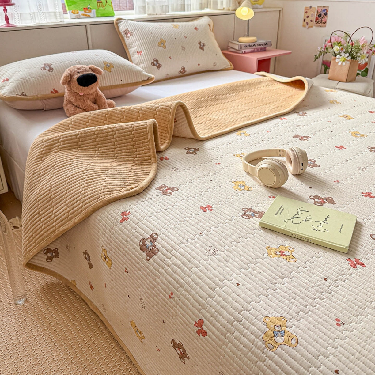 91家纺网 家纺一手货源 找家纺 恒尚居 2026新款纯棉牛奶绒床盖双面两用夹棉床单床垫-秋冬款 四季通用 芭比熊【A纯棉-B牛奶绒】